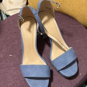 Chinese Laundry Textured Blue Heels